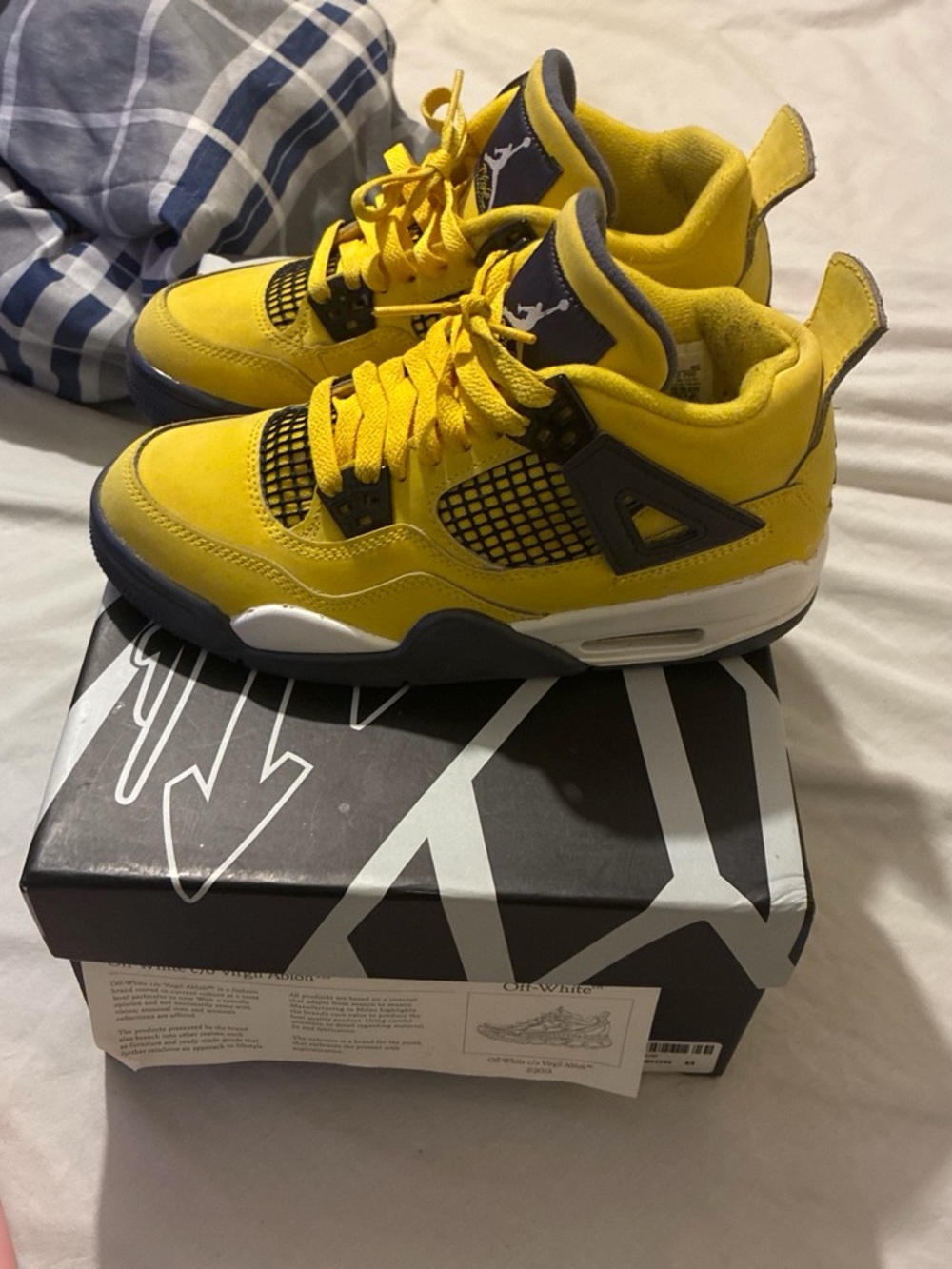 Nike Jordan Retro 4 Youth Sneakers in Yellow and Gray